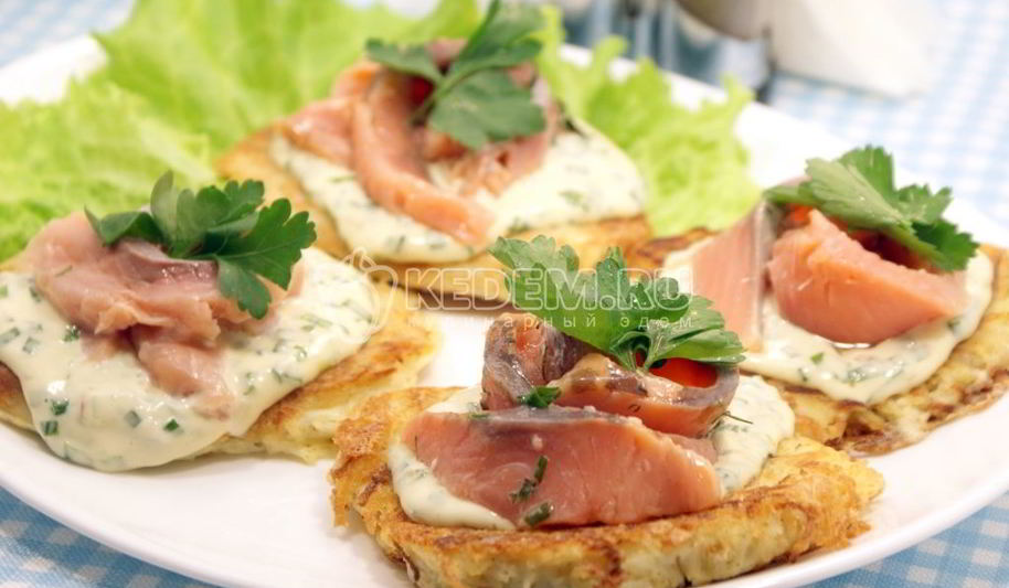 Рецепт картофельных драников с лососем