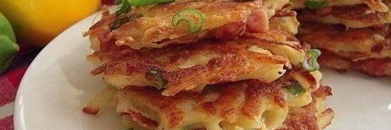 Картофельные драники с вареной колбасой