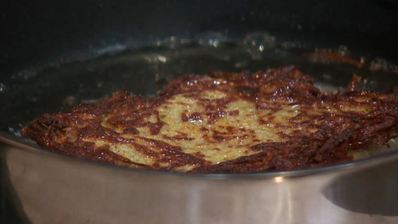 сэндвич с консервированной ветчиной и драником