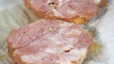 сэндвич с консервированной ветчиной и драником