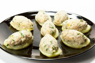 Запеченный форшмак на картофельных медальонах