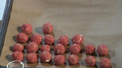 домашние фрикадельки с пряным рататуем