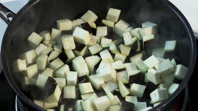 домашние фрикадельки с пряным рататуем