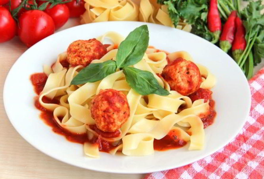 Феттучини с фрикадельками из говядины
