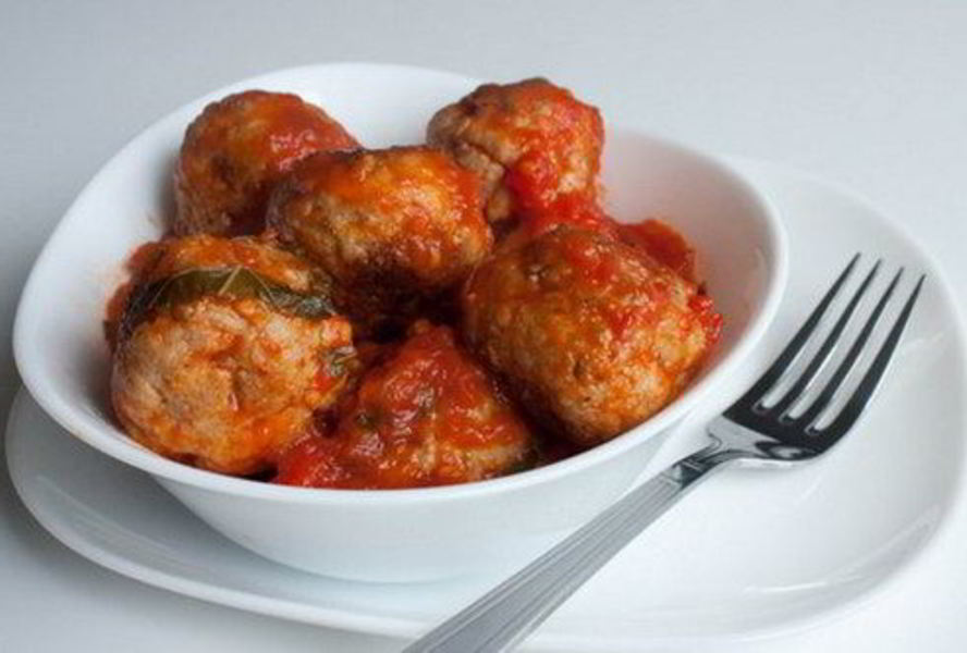 Фрикадельки говяжьи в томатном соусе