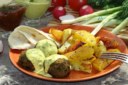 Фрикадельки из баклажана и белой фасоли