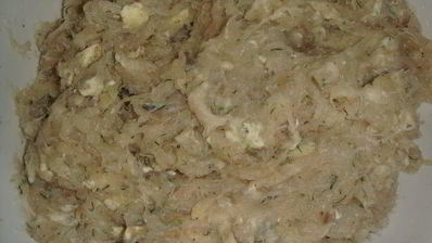 фрикадельки из минтая в сырно-майонезном соусе