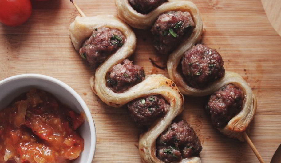 Рецепт фрикаделек на шпажке с томатным соусом
