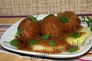 Фрикадельки под соусом