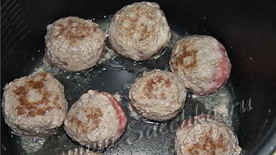 фрикадельки под соусом