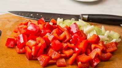 фрикадельки с ананасами в кисло-сладком соусе