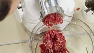 фрикадельки с брусничным соусом