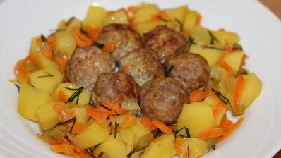 фрикадельки с картофелем в горшочках