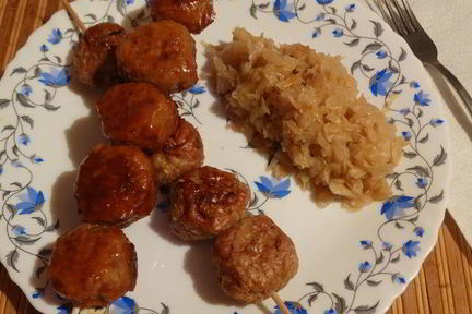 Фрикадельки с овощами и кунжутом