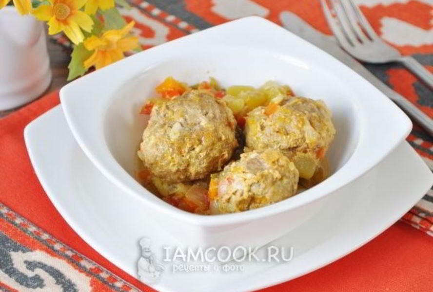 Фрикадельки с овощами и розмарином