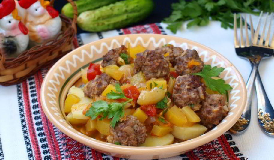 Рецепт фрикаделек с овощным соусом