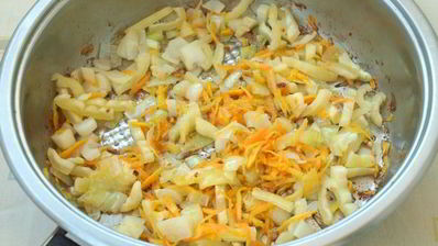 фрикадельки с овощным соусом