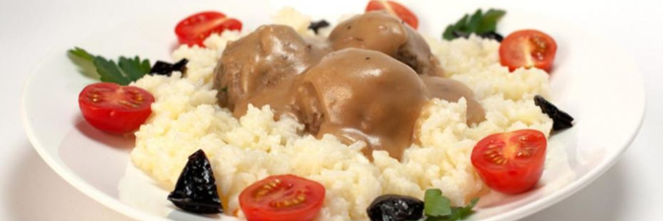 Фрикадельки с рисом и школьной подливой