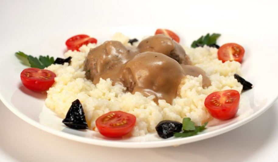 Рецепт фрикаделек с рисом и школьной подливой