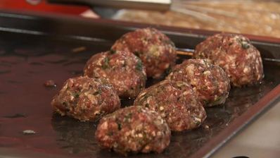 фрикадельки с рисом и школьной подливой