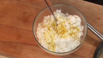 фрикадельки с рисом и школьной подливой