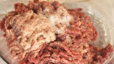 фрикадельки в брусничном соусе