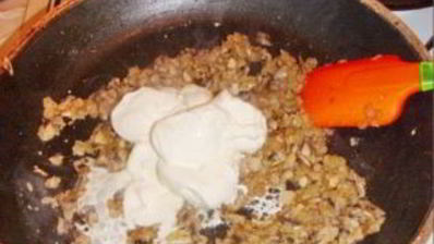 фрикадельки в грибном соусе