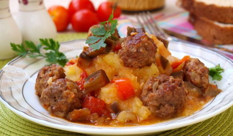 Рецепт фрикаделек в соусе из баклажанов