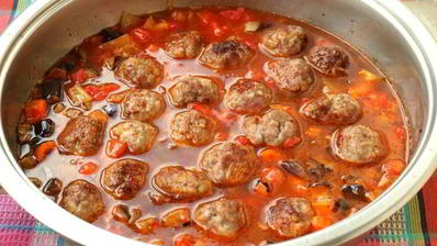 фрикадельки в соусе из баклажанов