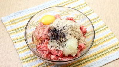 фрикадельки в томатно-сметанном соусе