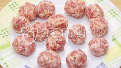 фрикадельки в томатном соусе с пастой
