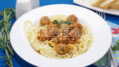 фрикадельки в томатном соусе с пастой