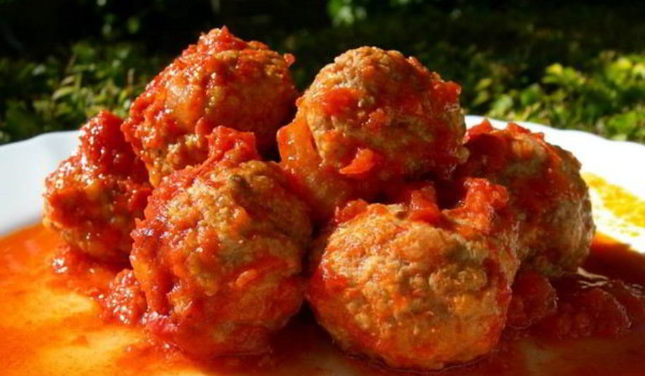 Рецепт говяжьих фрикаделек с сыром в томатном соусе