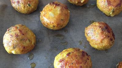 куриные фрикадельки с моцареллой