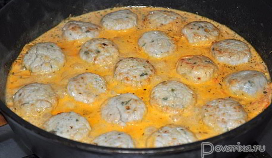 Рецепт куриных фрикаделек в томатно-сметанном соусе