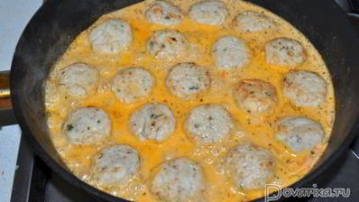 куриные фрикадельки в томатно-сметанном соусе