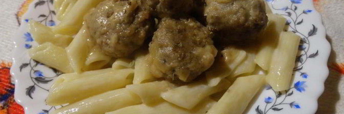 Мясные фрикадельки с хреном тушёные в майонезе из фасоли