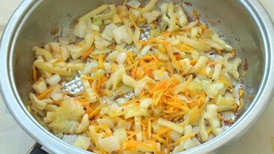 мясные фрикадельки с овощным соусом