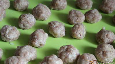 мясные фрикадельки в сметанно-томатном соусе