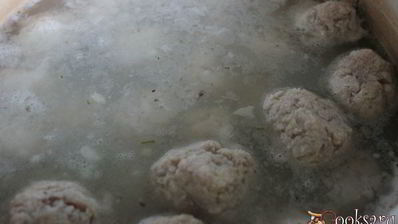 мясные фрикадельки в сметанно-томатном соусе