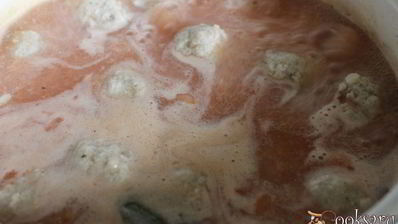 мясные фрикадельки в сметанно-томатном соусе