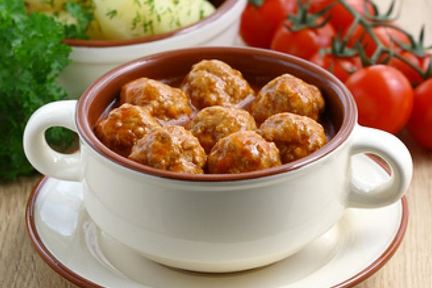 Мясные фрикадельки в томатном соусе