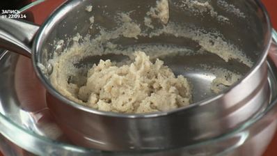 скандинавские фрикадельки с брусничным соусом и пикантным пюре