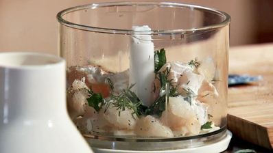 спагетти с фрикадельками из трески