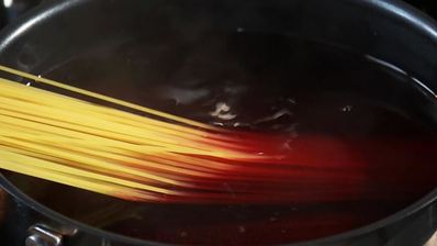 спагетти с фрикадельками из трески