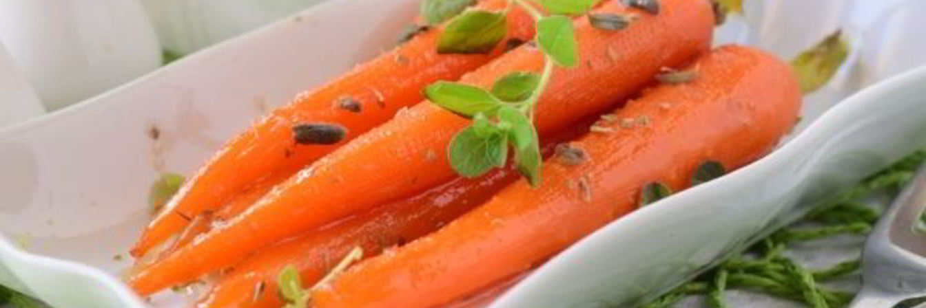 Гарнир из глазированной моркови с тимьяном