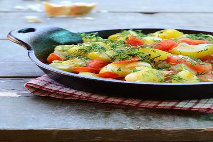 Гарнир из кабачков с помидорами и перца