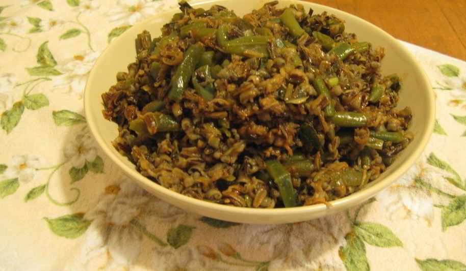 Рецепт дикого риса со стручковой фасолью и луком-пореем