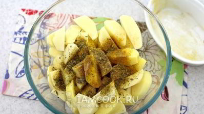 картофель по-деревенски в мультиварке