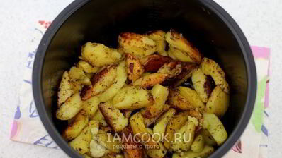 картофель по-деревенски в мультиварке